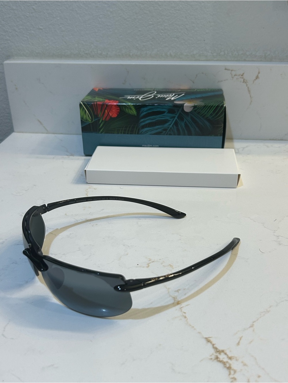 Maui Jim Unisex Banyans Gloss Black Rimless Wraparound Sunglasses NIB - Picture 7 of 10